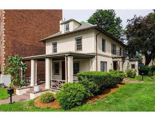 Apartment for rent at 2 Braemore Rd #1, Brighton, MA 02135