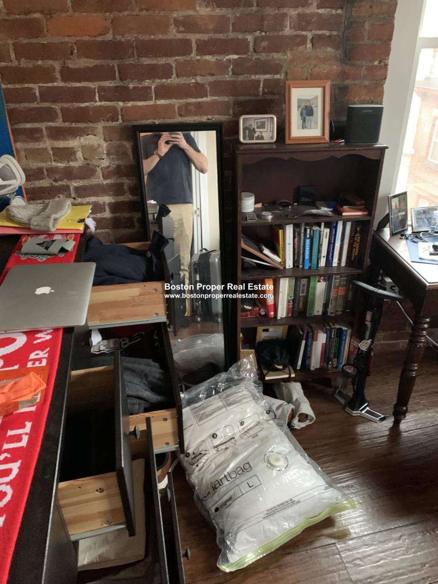 Apartment for rent at 115 Salem St #10, Boston, MA 02113