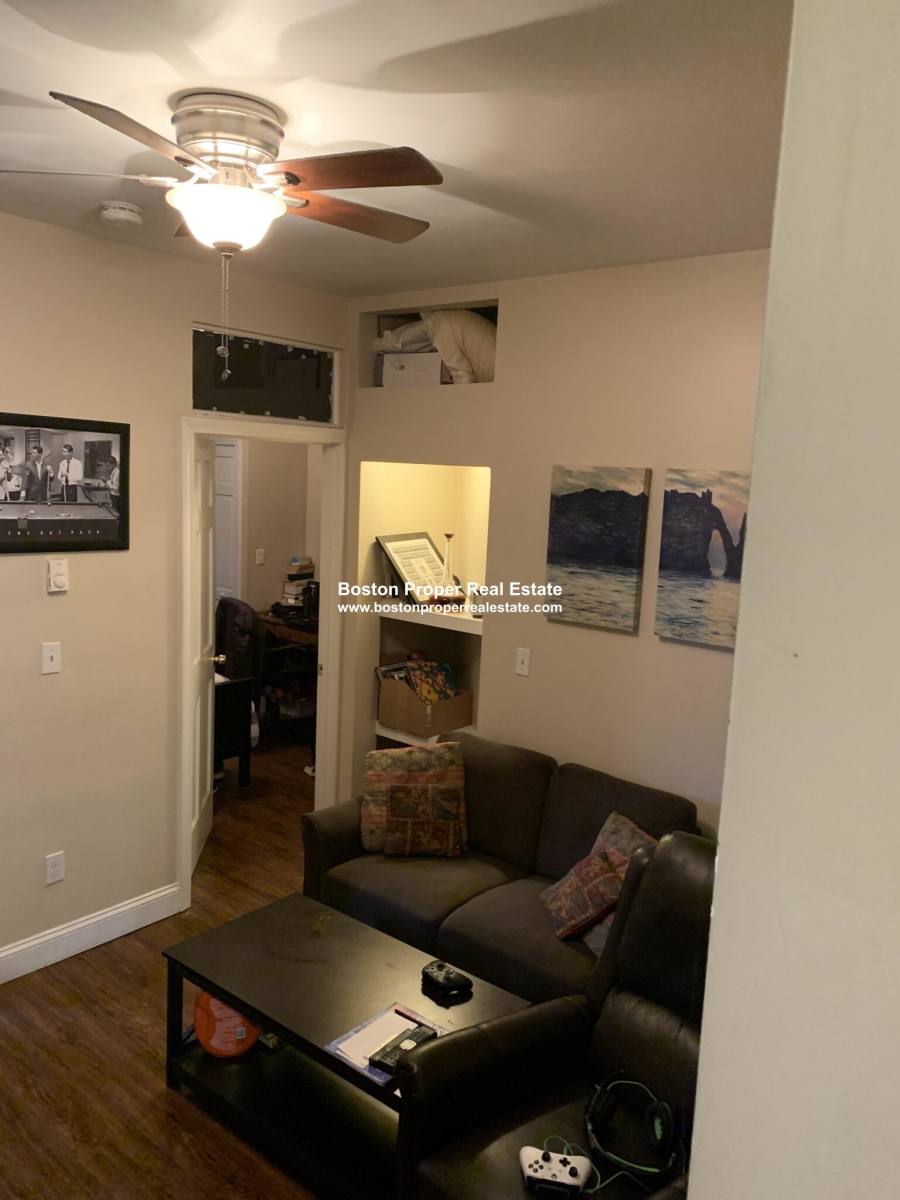 Apartment for rent at 115 Salem St #10, Boston, MA 02113