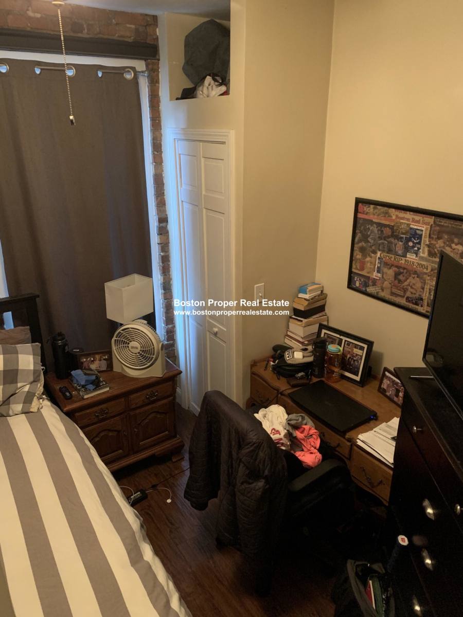 Apartment for rent at 115 Salem St #10, Boston, MA 02113