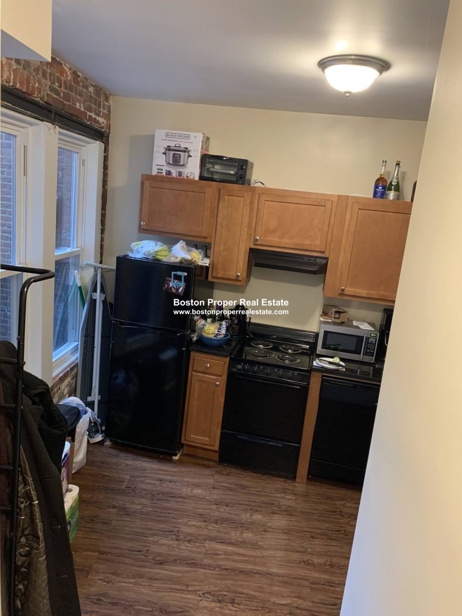Apartment for rent at 115 Salem St #10, Boston, MA 02113