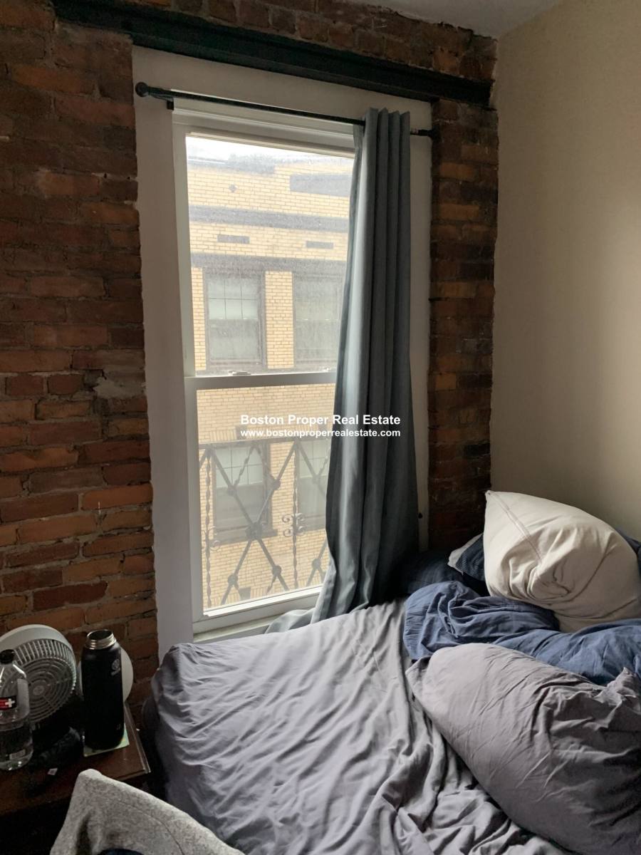 Apartment for rent at 115 Salem St #10, Boston, MA 02113