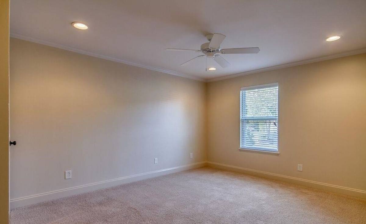 Apartment for rent at 120 15th St E, Tuscaloosa, AL 35401