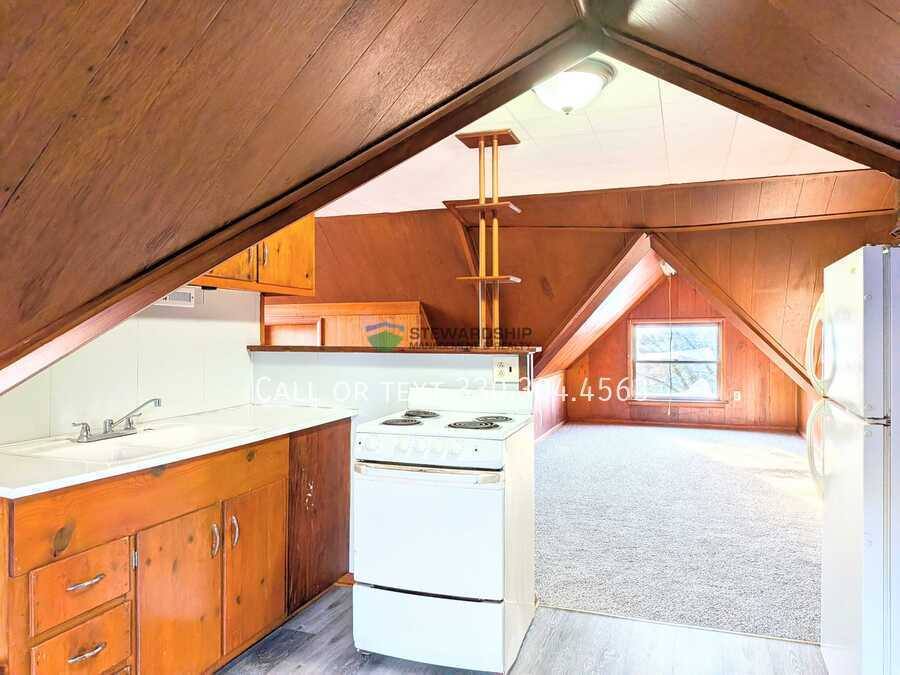 Apartment for rent at 18 5th St, NE #4, Massillon, OH 44646