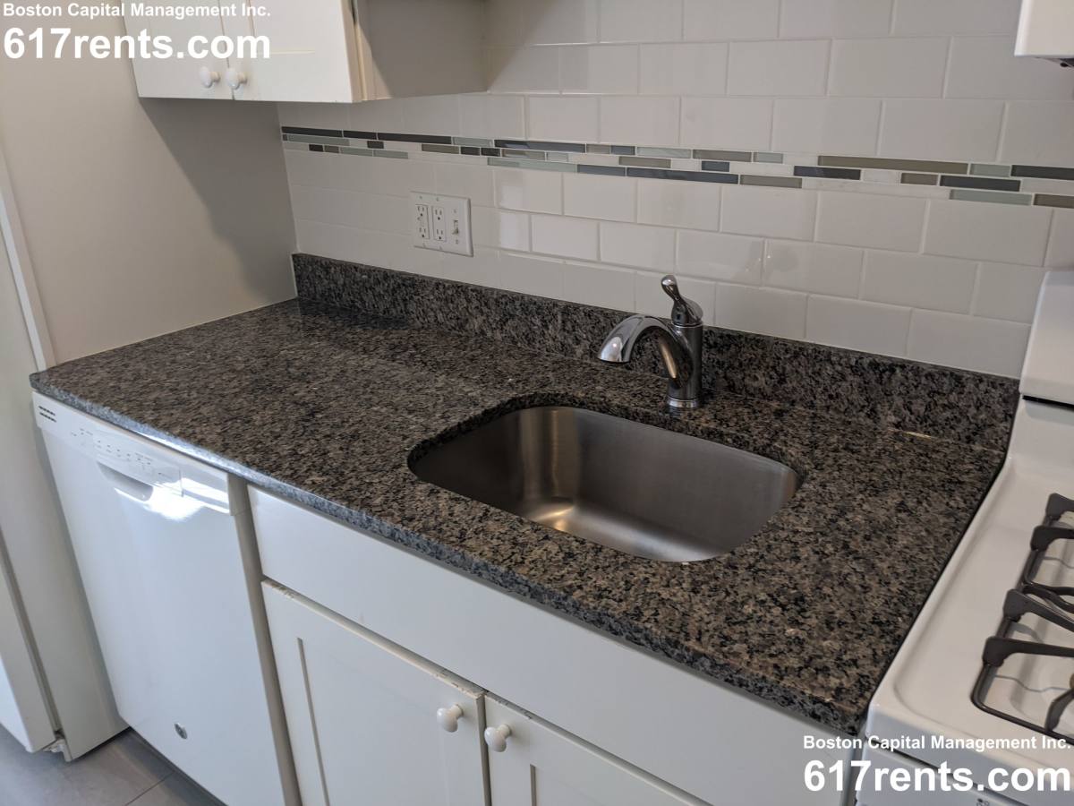 Apartment for rent at 8 Mount Ida St #7, Newton, MA 02458