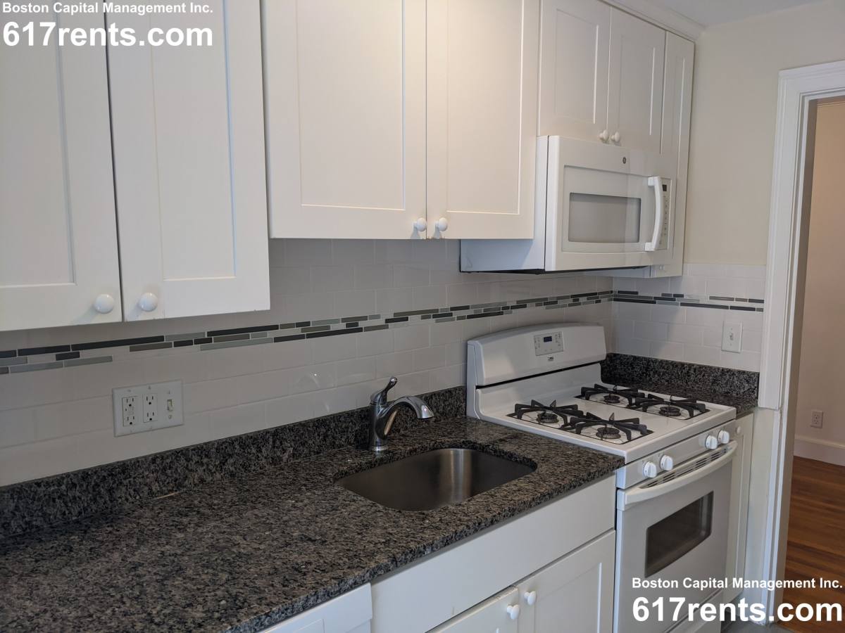Apartment for rent at 8 Mount Ida St #7, Newton, MA 02458