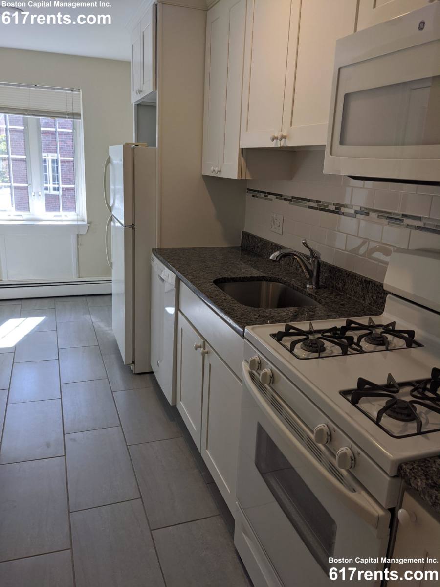 Apartment for rent at 8 Mount Ida St #7, Newton, MA 02458