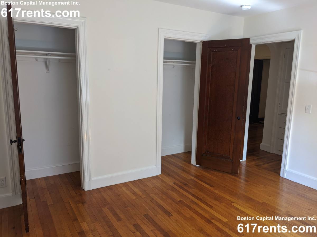 Apartment for rent at 8 Mount Ida St #7, Newton, MA 02458