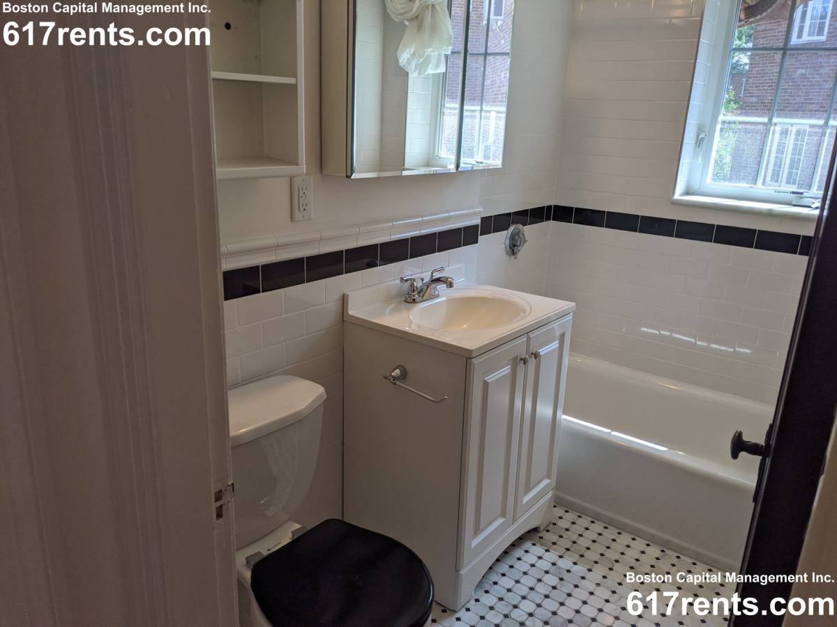 Apartment for rent at 8 Mount Ida St #7, Newton, MA 02458