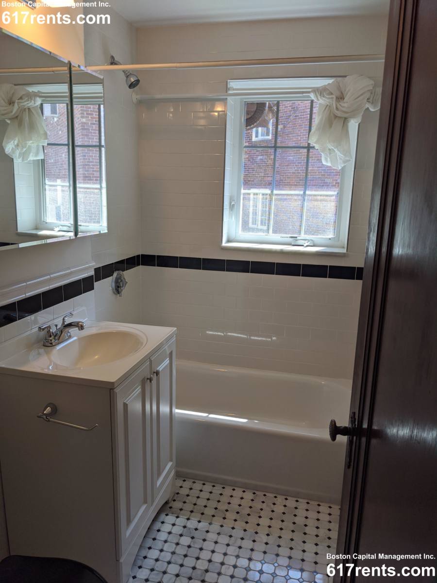 Apartment for rent at 8 Mount Ida St #7, Newton, MA 02458