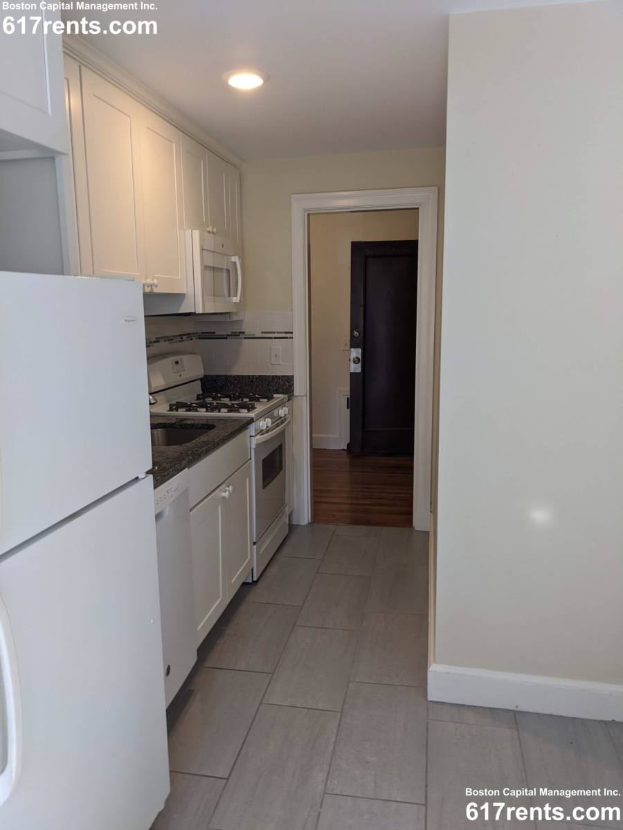 Apartment for rent at 8 Mount Ida St #7, Newton, MA 02458