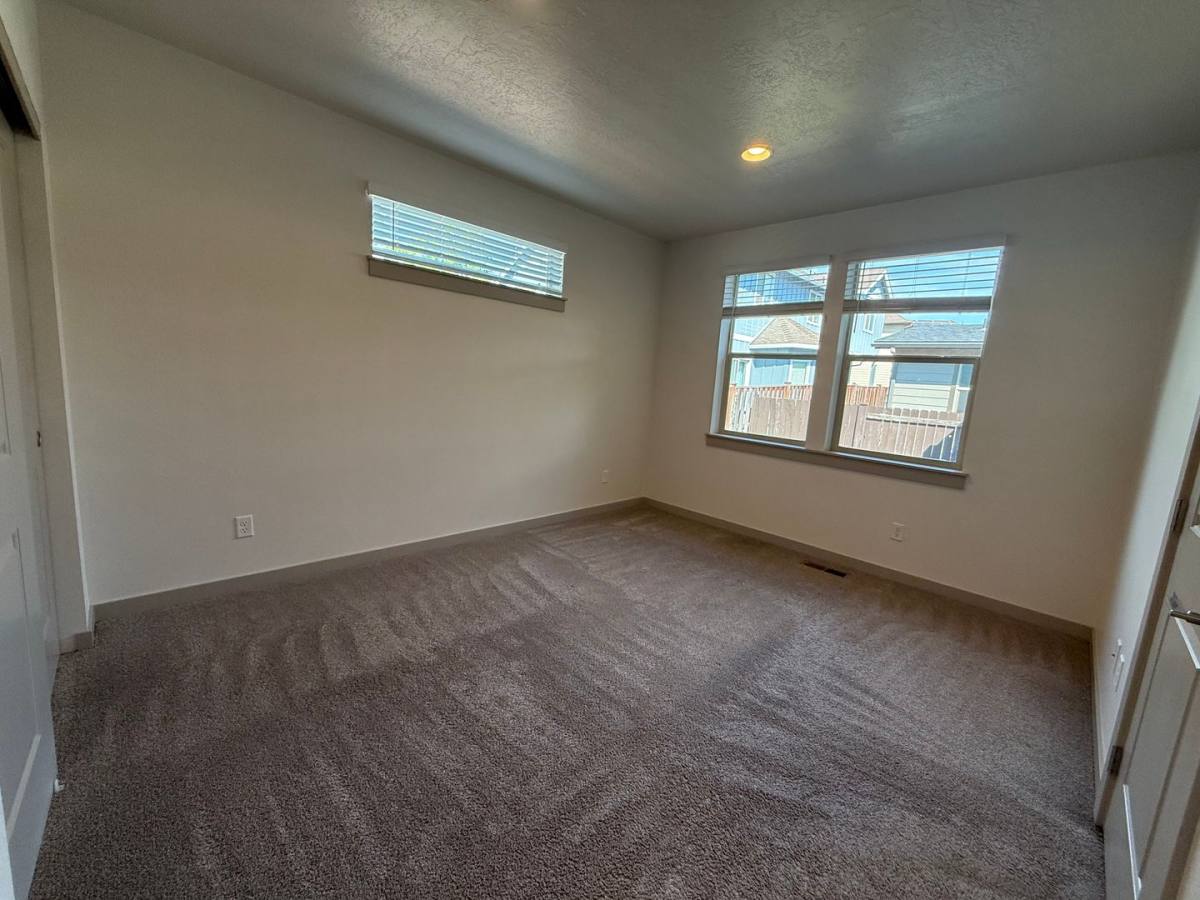 House for rent at 75 NE Cessna Dr, Bend, OR 97701