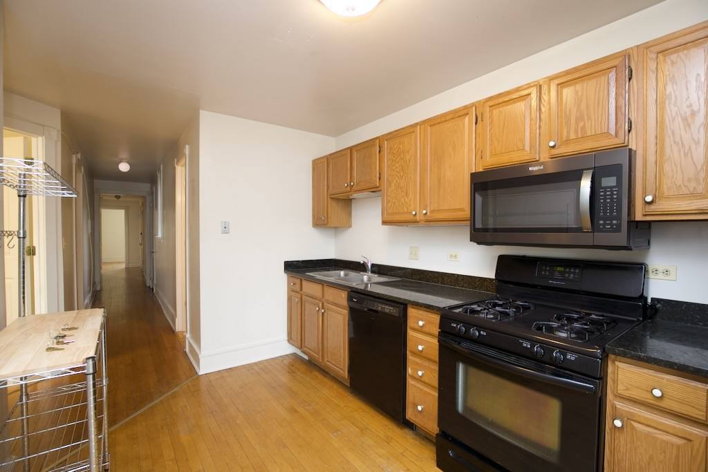 Apartment for rent at 6717 Sheridan #S5, Chicago, IL 60626