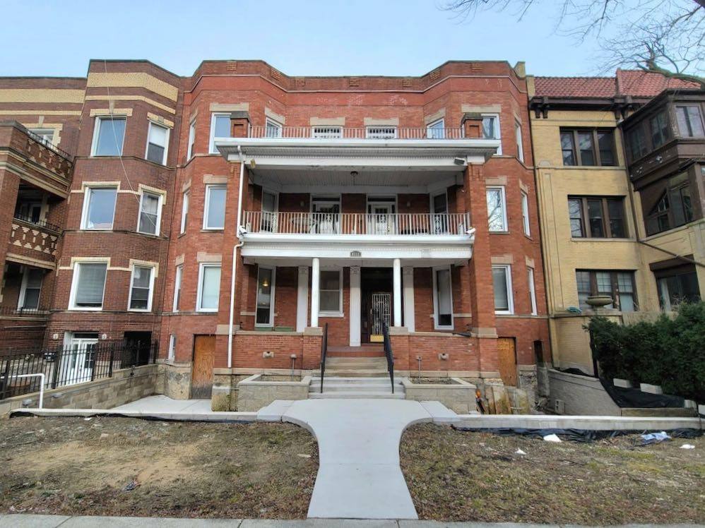 Apartment for rent at 6711 Sheridan #NA8, Chicago, IL 60626