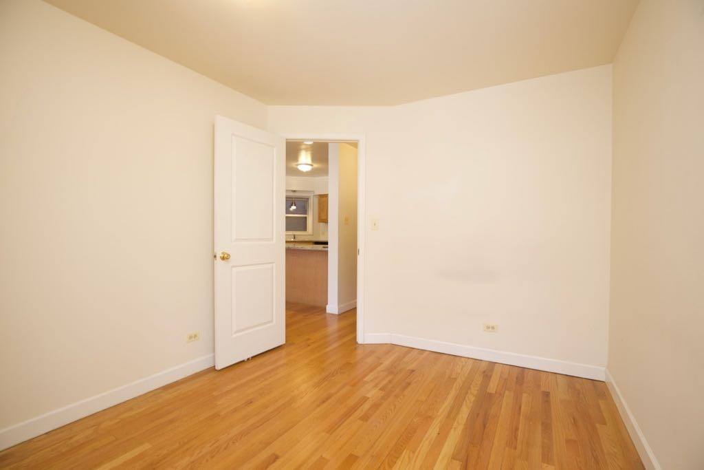 Apartment for rent at 6711 Sheridan #NA8, Chicago, IL 60626