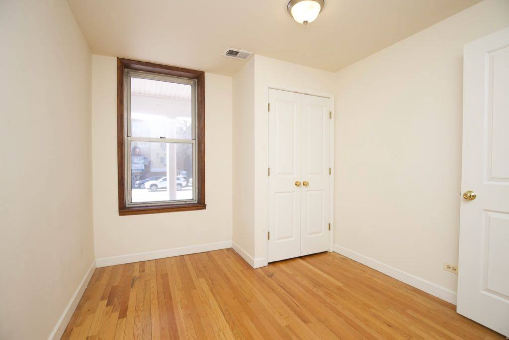 Apartment for rent at 6711 Sheridan #NA8, Chicago, IL 60626