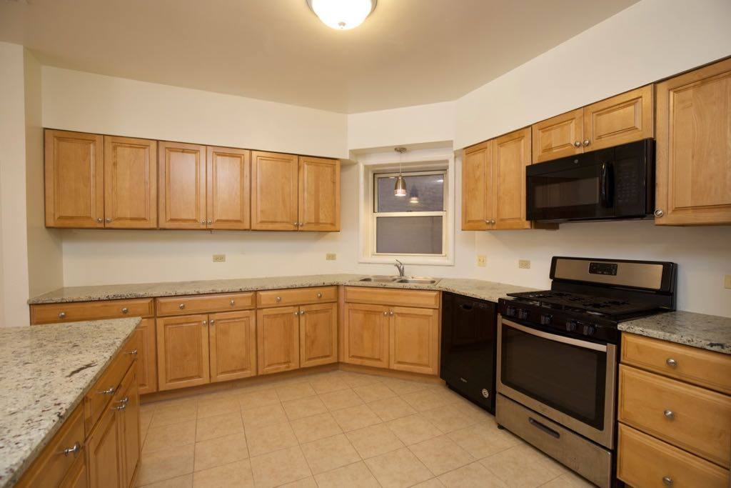 Apartment for rent at 6711 Sheridan #NA8, Chicago, IL 60626