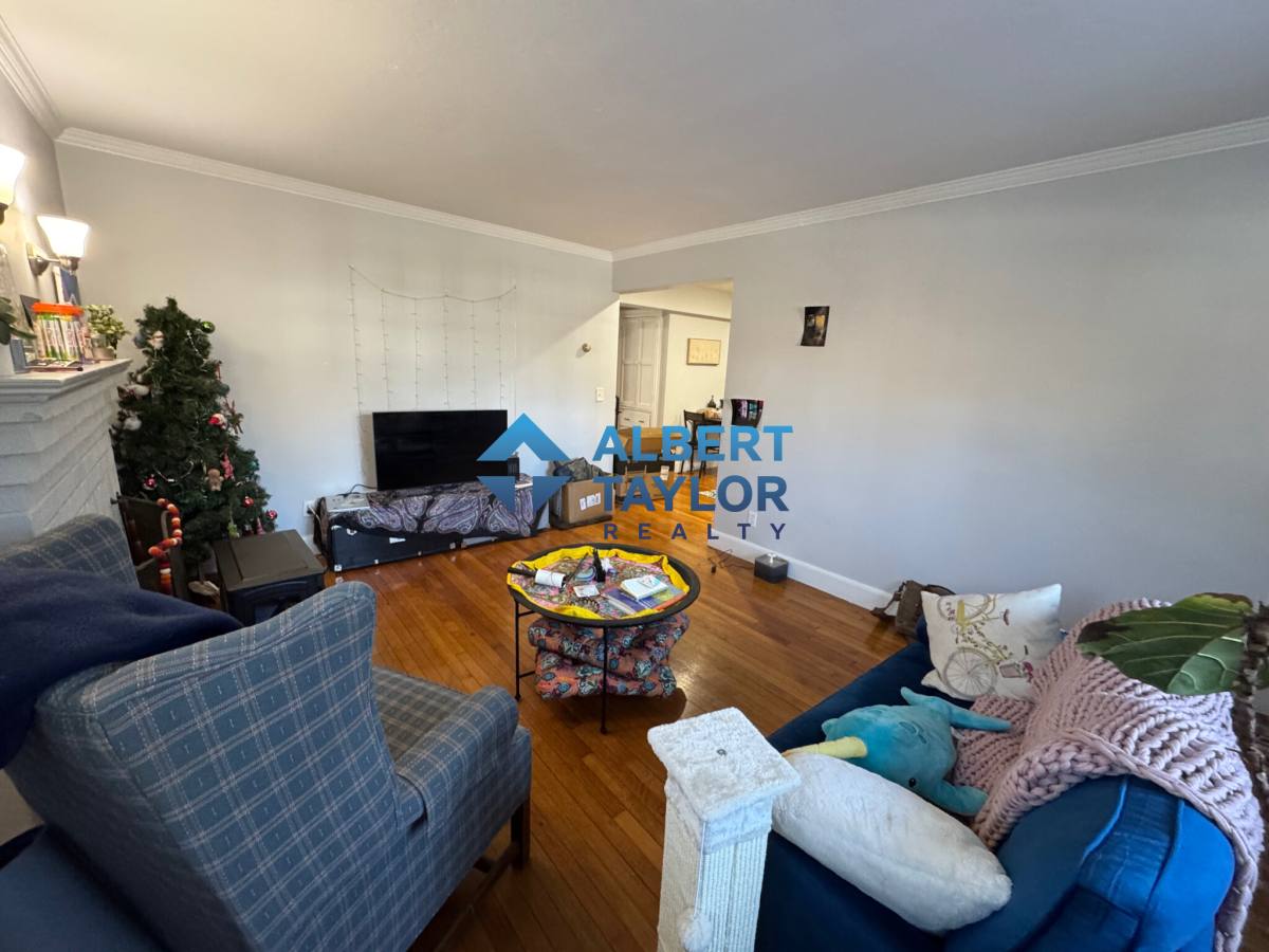 Apartment for rent at 8 Mount Ida St #1, Newton, MA 02458