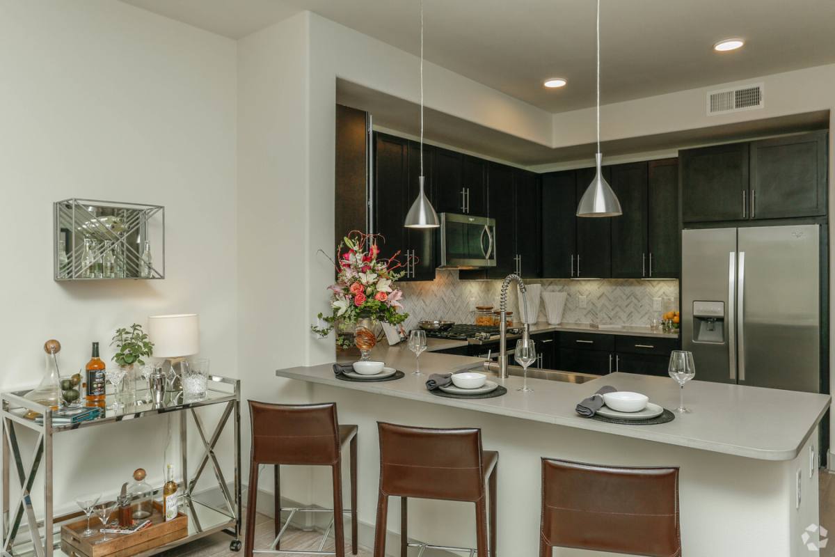 Apartment for rent at 1414 Texas Ave #14TA1, Houston, TX 77002