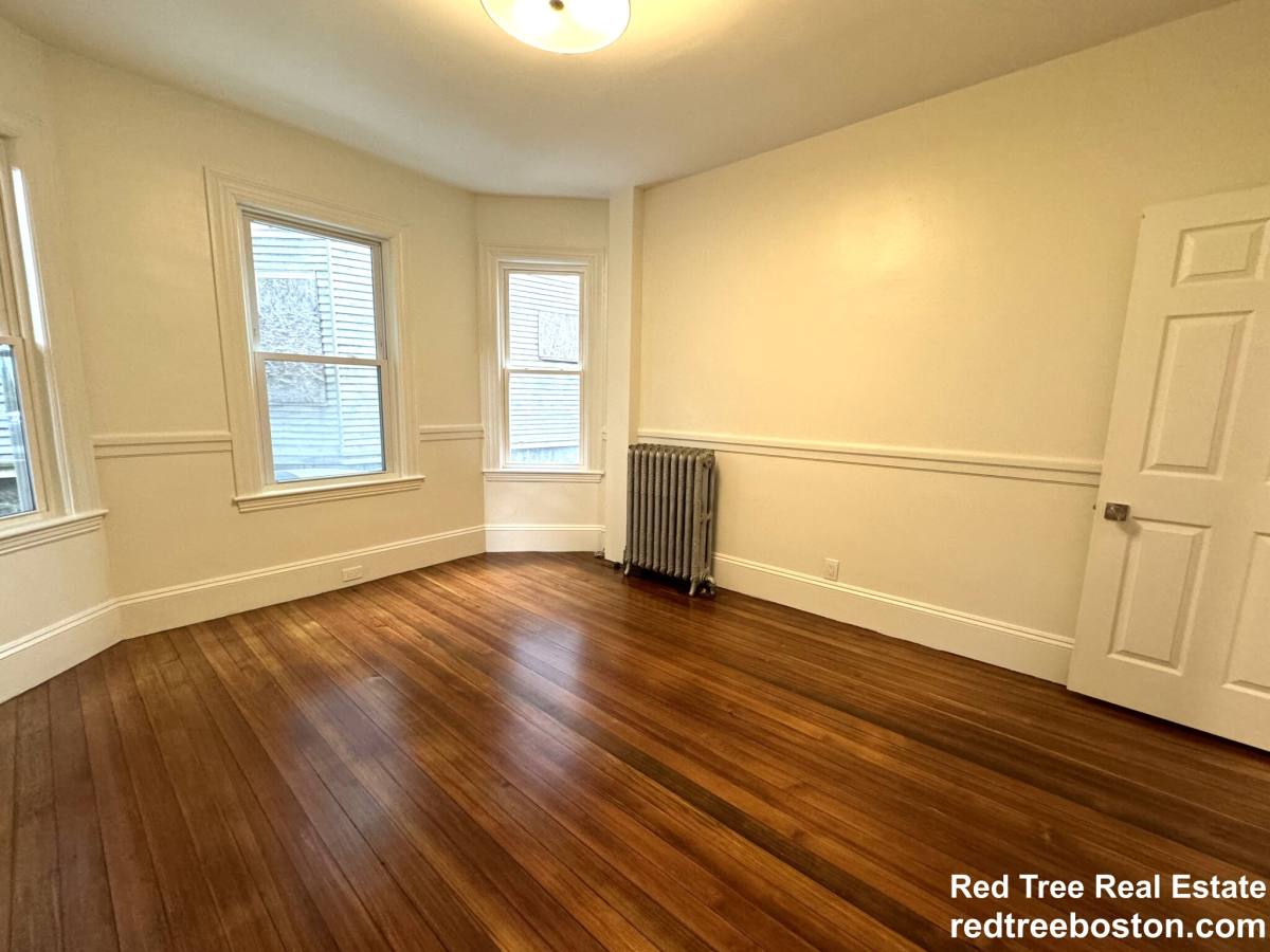 Apartment for rent at 11 E Milton Rd #1, Brookline, MA 02445