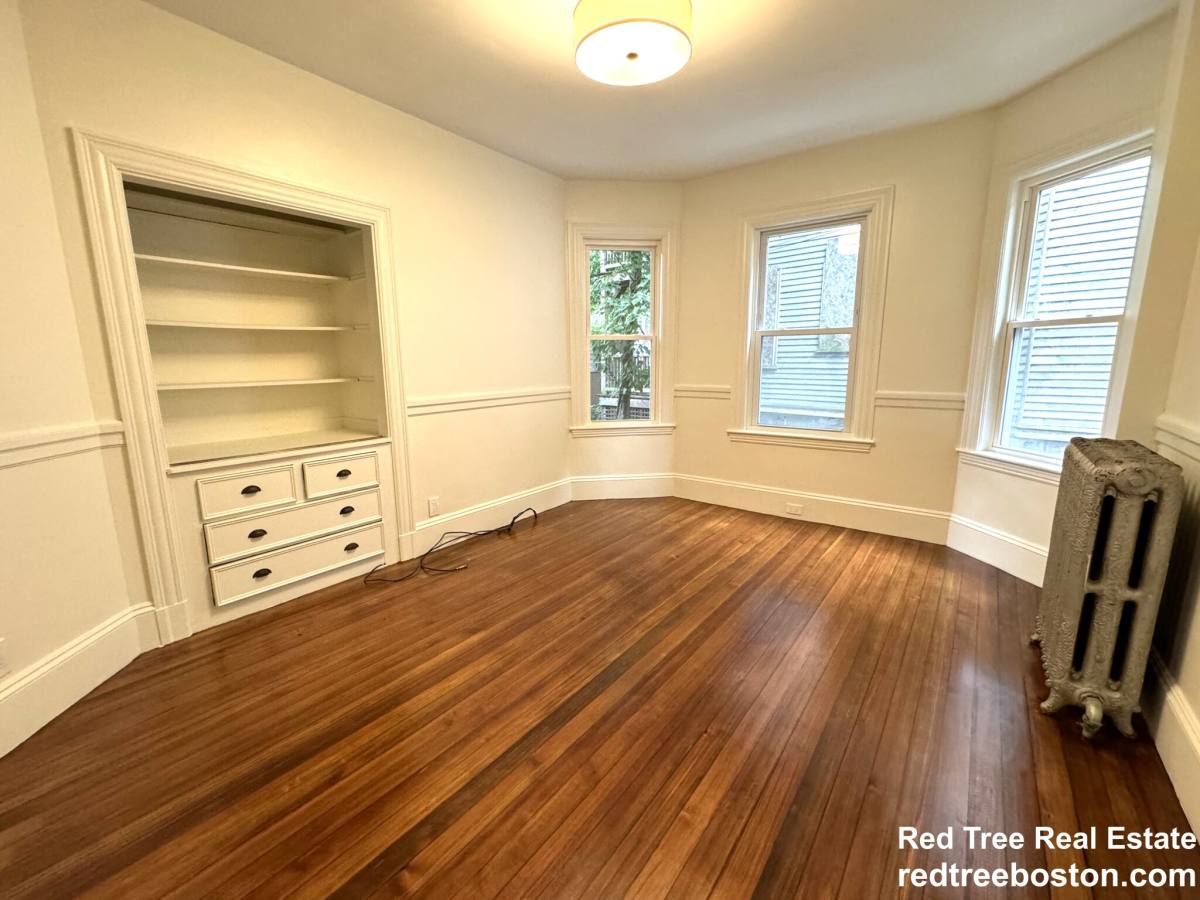 Apartment for rent at 11 E Milton Rd #1, Brookline, MA 02445