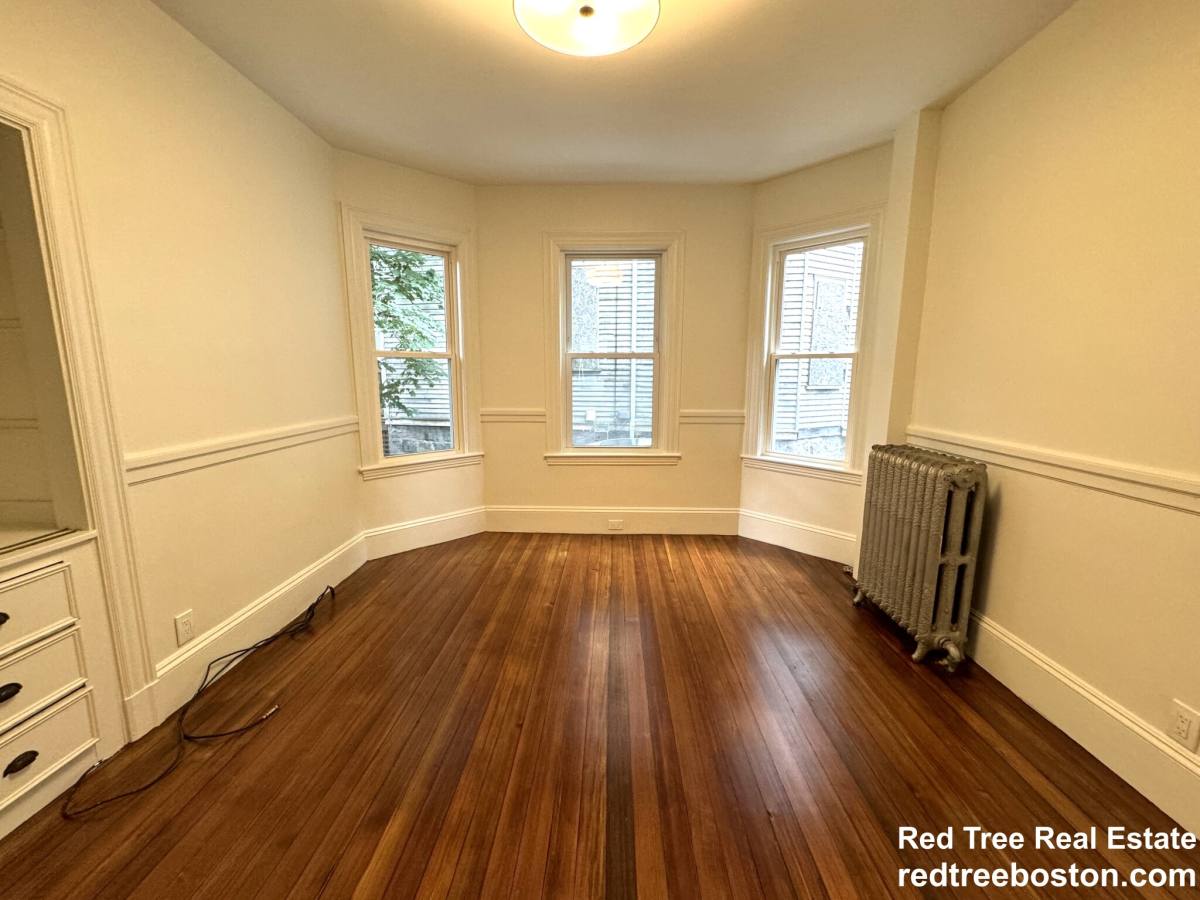 Apartment for rent at 11 E Milton Rd #1, Brookline, MA 02445