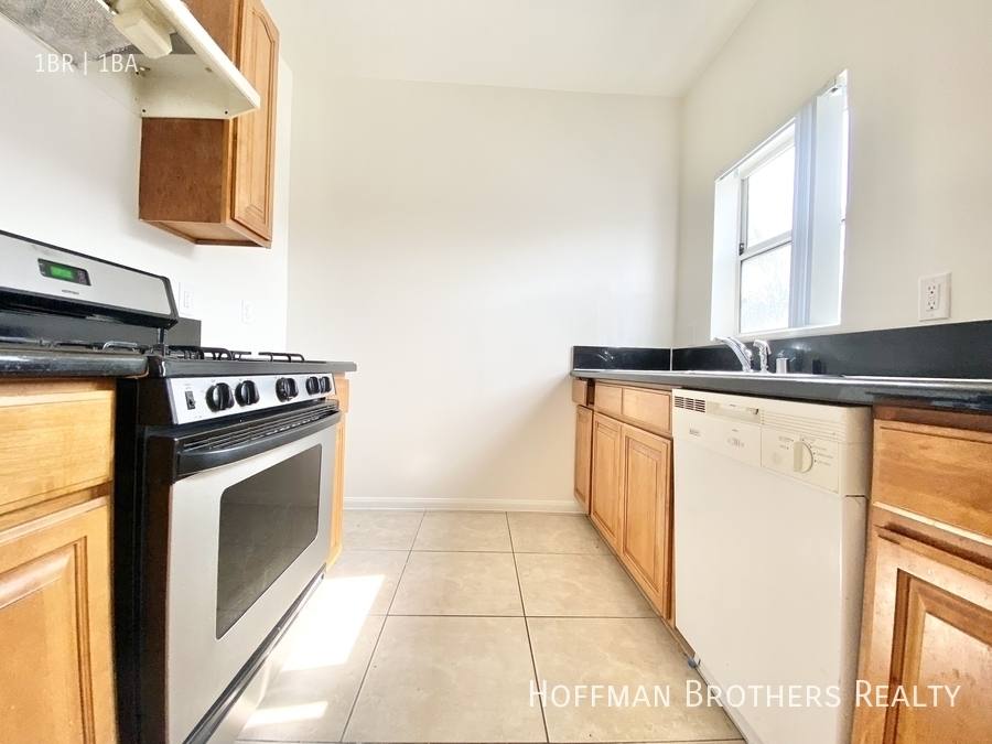 Apartment for rent at 758 S Carondelet St #108, Los Angeles, CA 90057