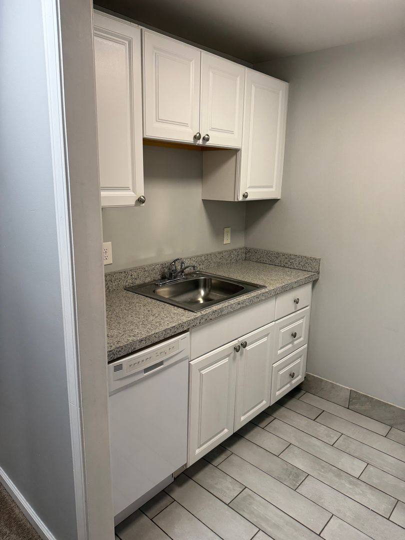 Apartment for rent at 2866 Madison Rd, Cincinnati, OH 45209