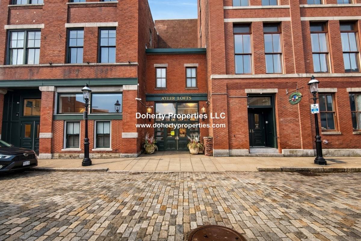 Apartment for rent at 172 Middle St #108, Lowell, MA 01852