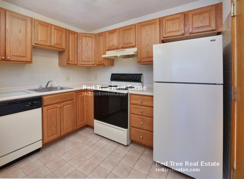 Apartment for rent at 290 Grove St #11, Auburndale, MA 02466