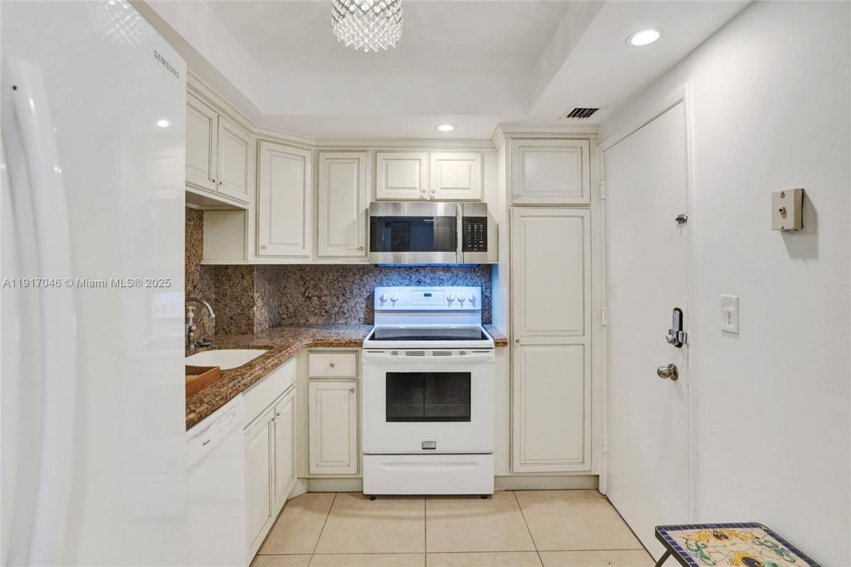 Apartment for rent at 5005 Collins Ave #707, Miami Beach, FL 33140
