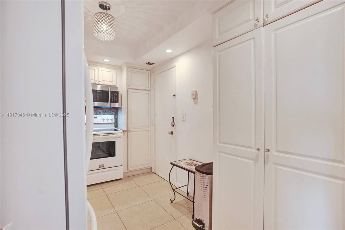 Apartment for rent at 5005 Collins Ave #707, Miami Beach, FL 33140