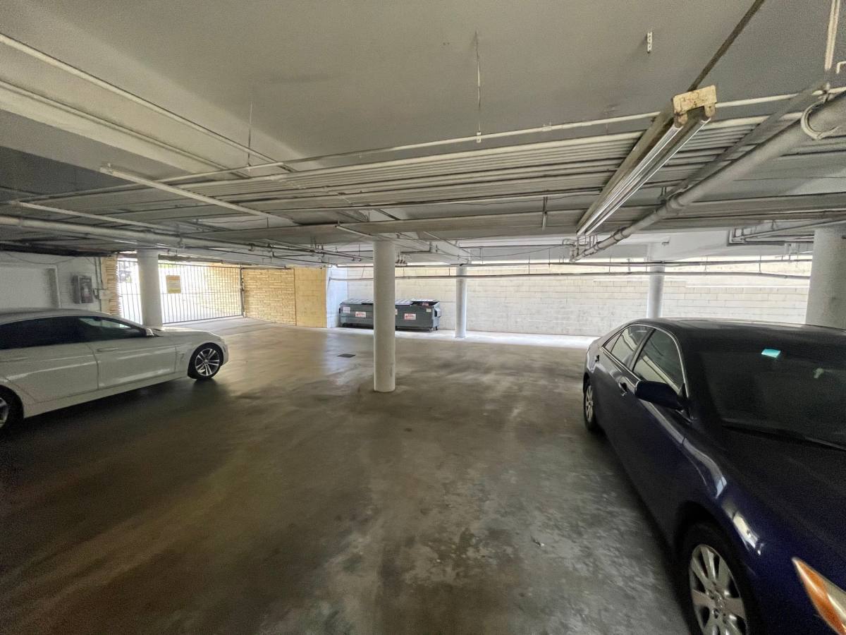 Apartment for rent at 244 S El Molino Ave, Pasadena, CA 91101