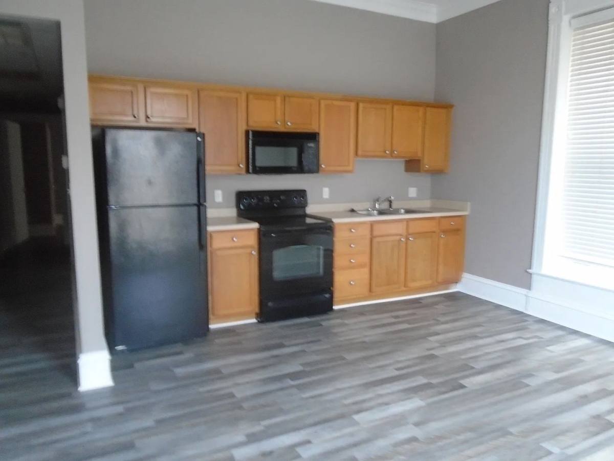 Apartment for rent at 200 E 9th St, Hopkinsville, KY 42240