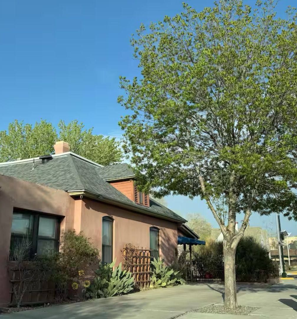House for rent at 423 Walter St SE, Albuquerque, NM 87102