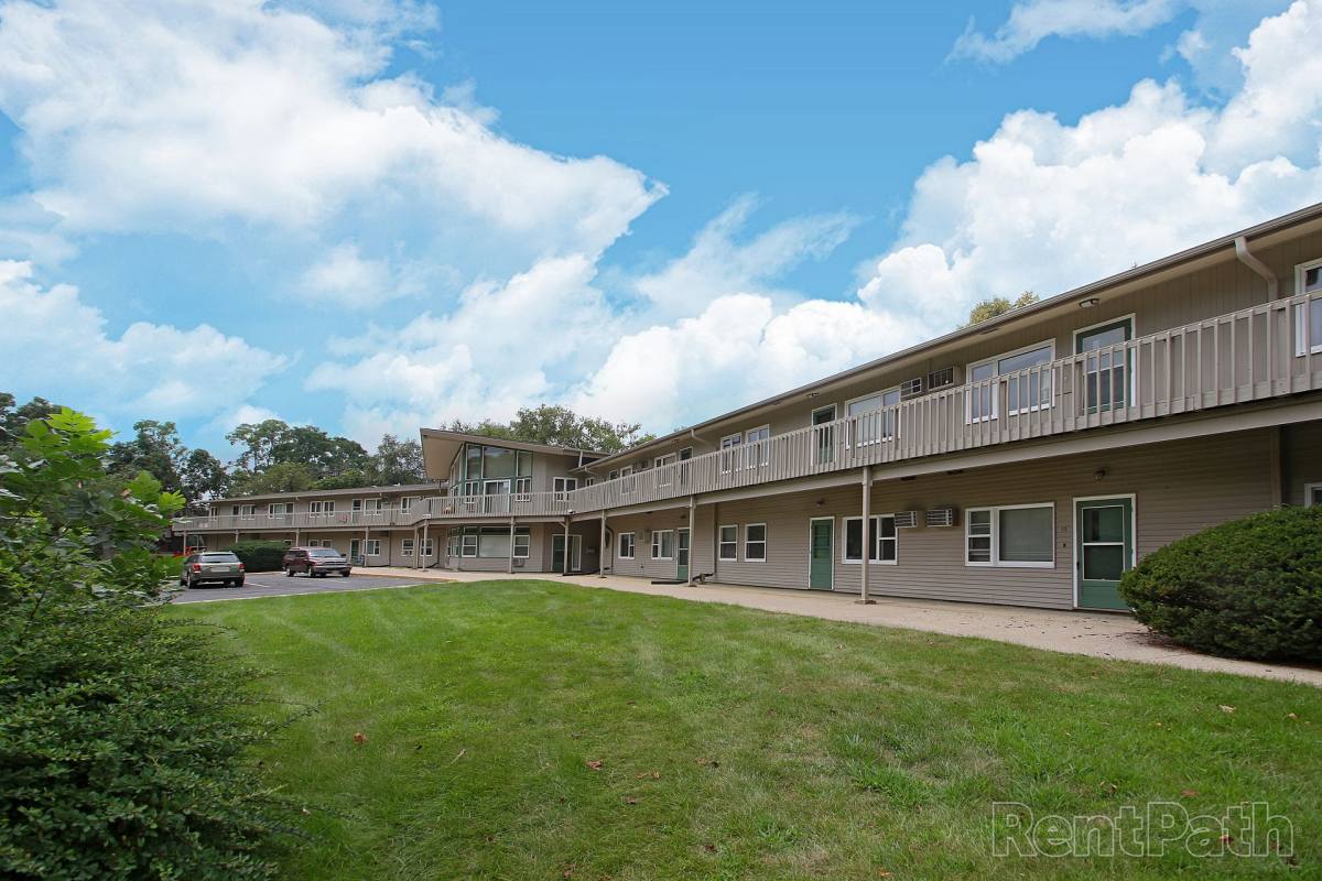 Apartment for rent at 2350 Chalet Gardens Rd, Madison, WI 53711