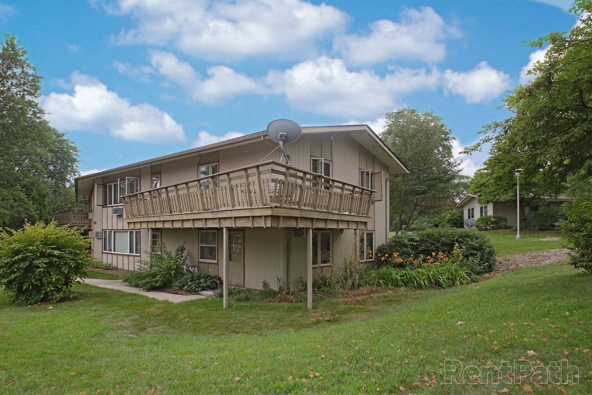 Apartment for rent at 2350 Chalet Gardens Rd, Madison, WI 53711