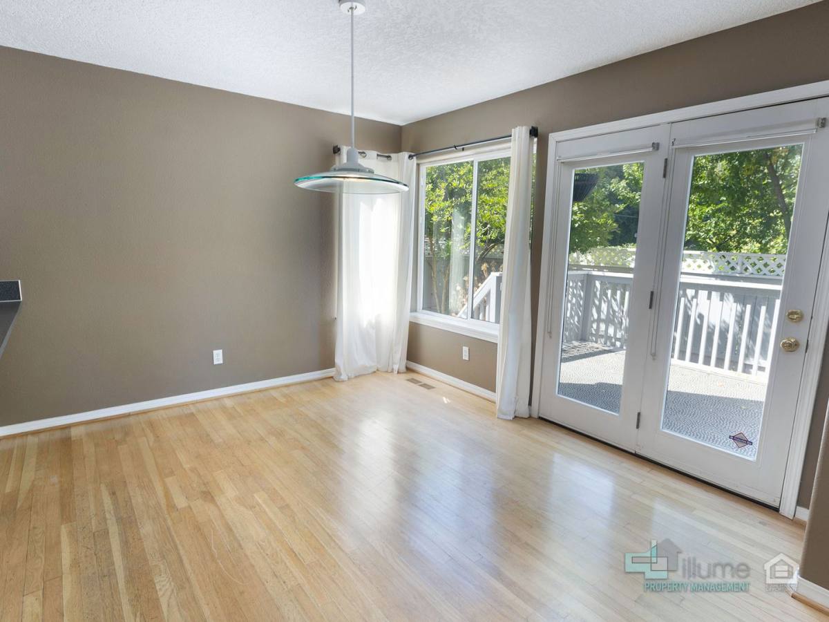 House for rent at 20630 Willamette Dr, West Linn, OR 97068