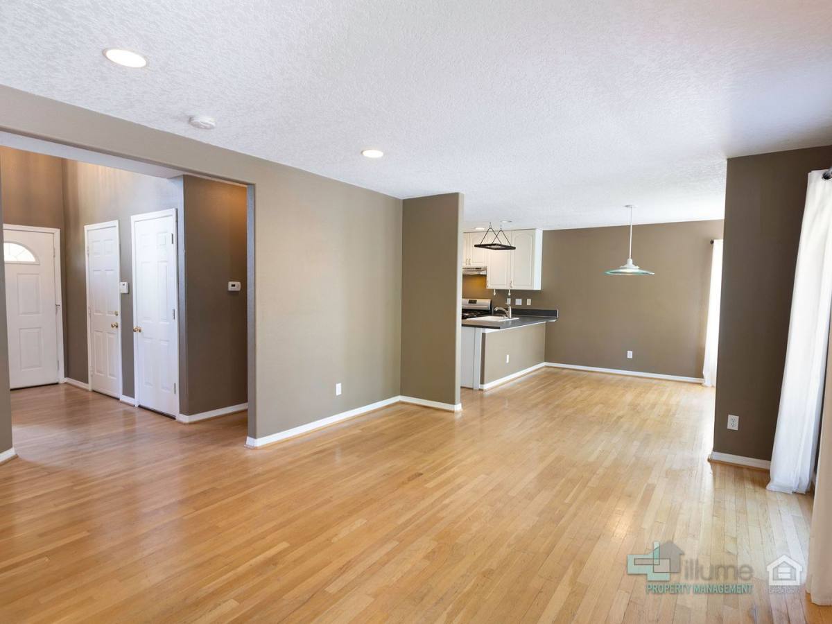 House for rent at 20630 Willamette Dr, West Linn, OR 97068