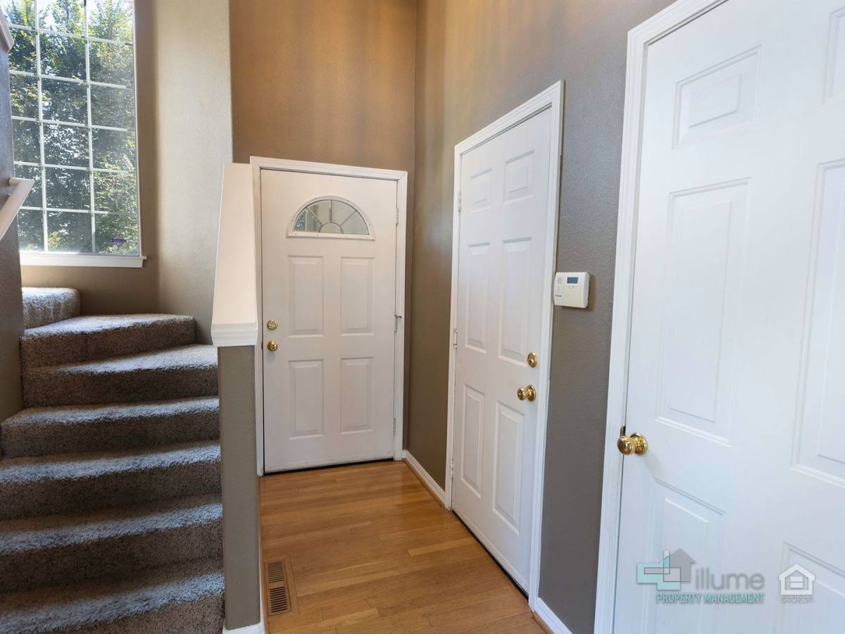 House for rent at 20630 Willamette Dr, West Linn, OR 97068