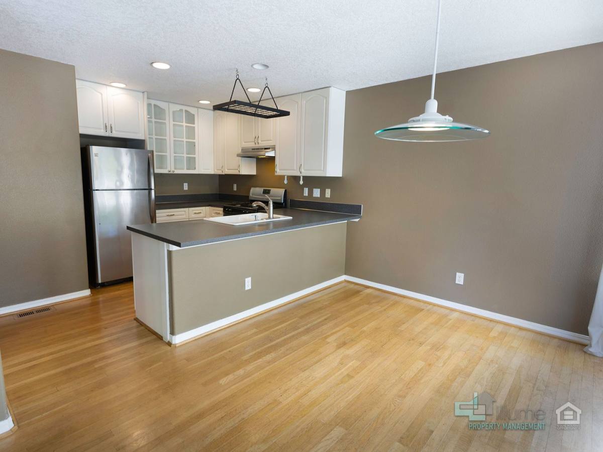 House for rent at 20630 Willamette Dr, West Linn, OR 97068