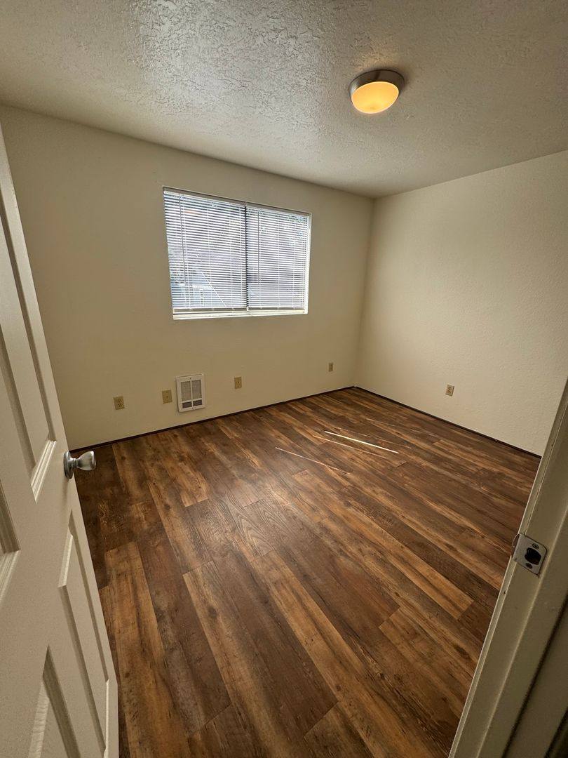 Townhouse for rent at 901-981 SE Ford St, McMinnville, OR 97128