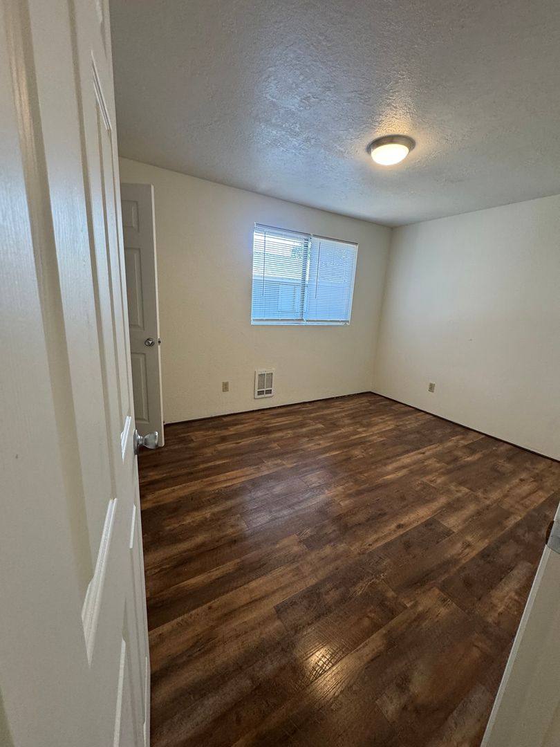 Townhouse for rent at 901-981 SE Ford St, McMinnville, OR 97128