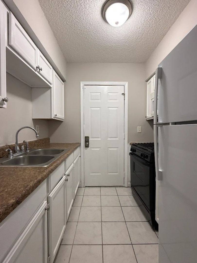Apartment for rent at 230 Rosser St SW, Atlanta, GA 30314