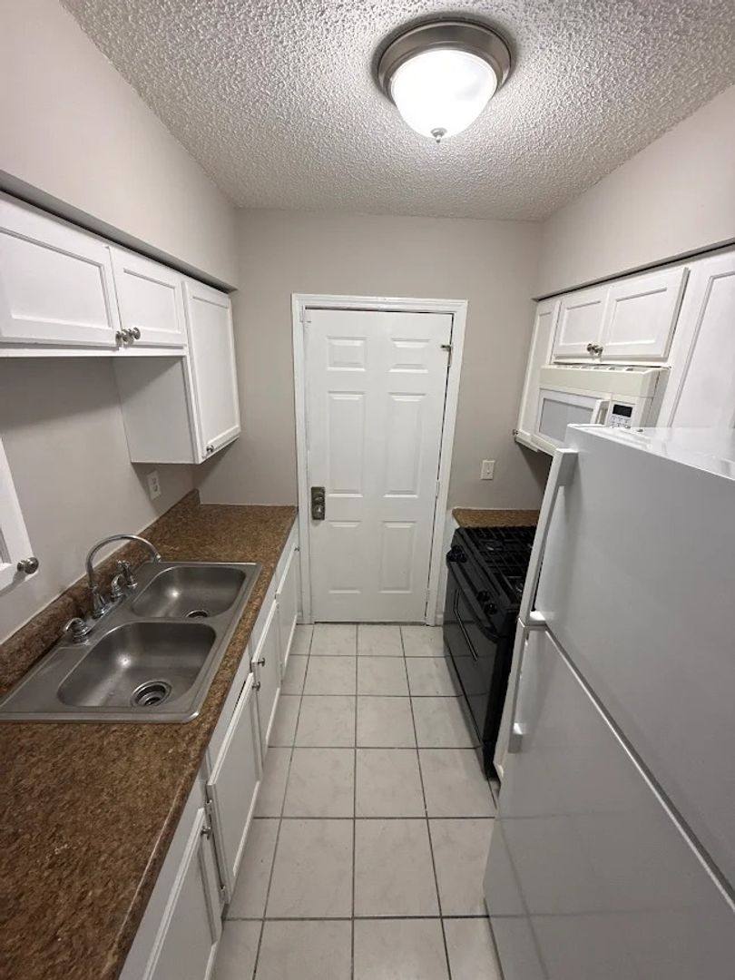 Apartment for rent at 230 Rosser St SW, Atlanta, GA 30314