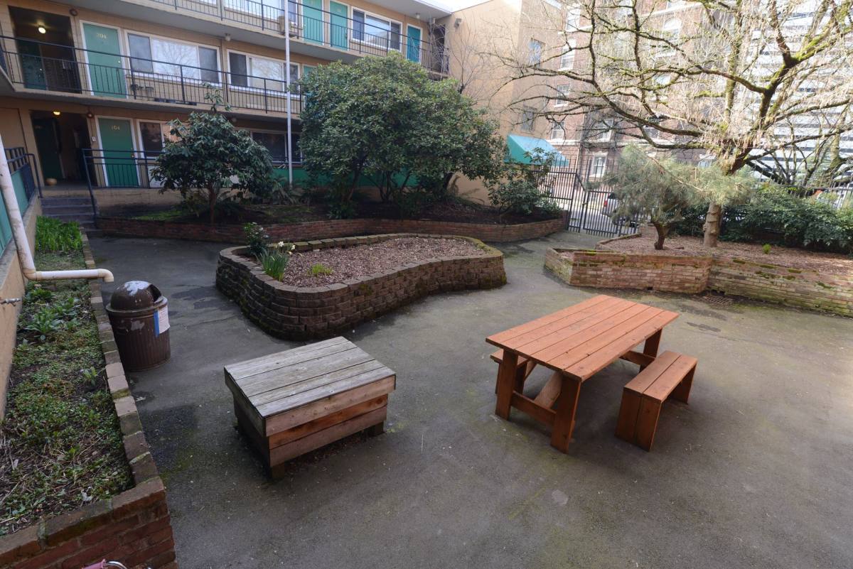 Melrose Court, 1642 Melrose Ave, Seattle, WA 98122 - Apartment for Rent - Image 2