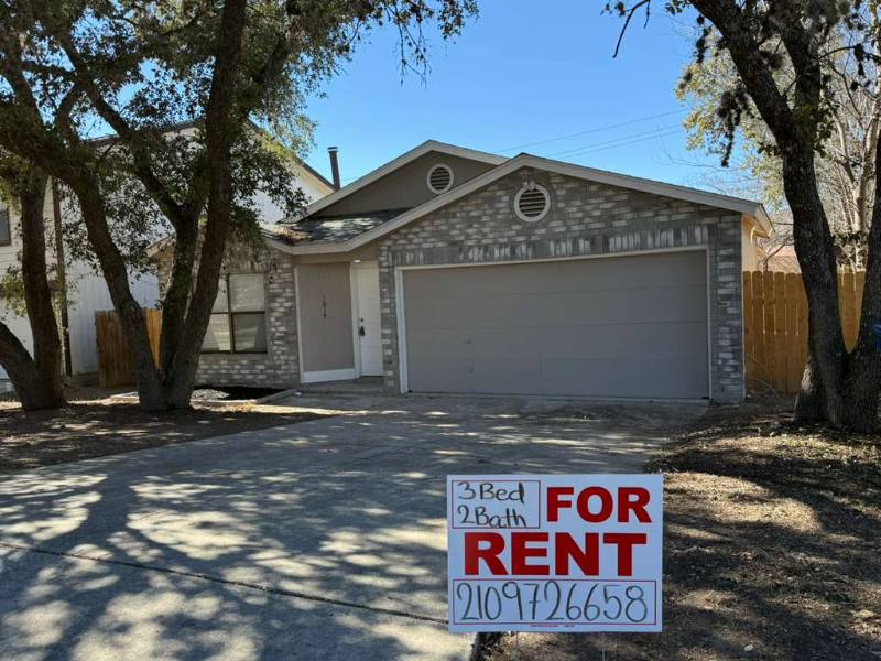 House for rent at 1015 Arrowhead Trail, San Antonio, TX 78245