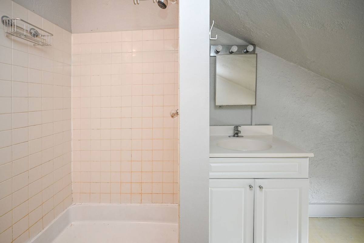 Apartment for rent at 2431 Ohio Ave #4, Cincinnati, OH 45219