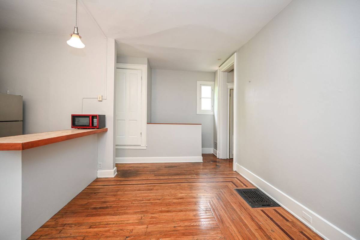 Apartment for rent at 2431 Ohio Ave #4, Cincinnati, OH 45219