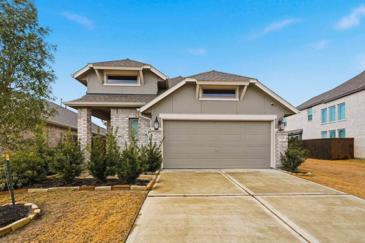 House for rent at 10526 Cabot Trail, Rosharon, TX 77583